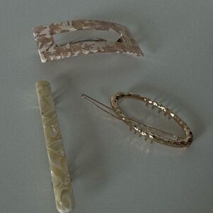& Other Stories Elegant Gold and Cream Hair Clip Set